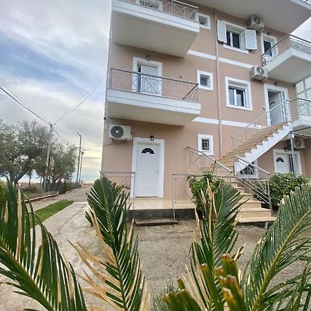 Vangjelis Hotel Химар Екстериор снимка