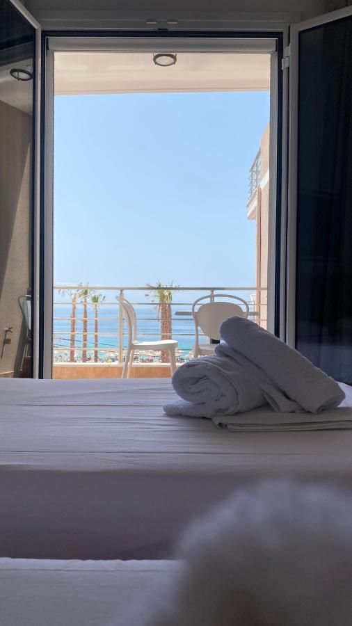 Vangjelis Hotel Химар Екстериор снимка