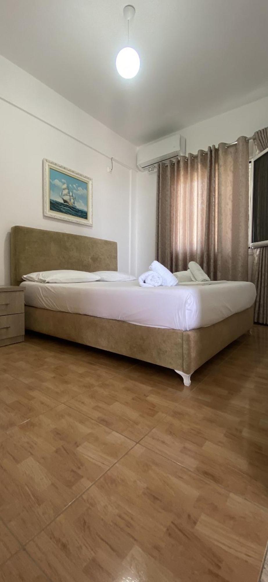 Vangjelis Hotel Химар Екстериор снимка