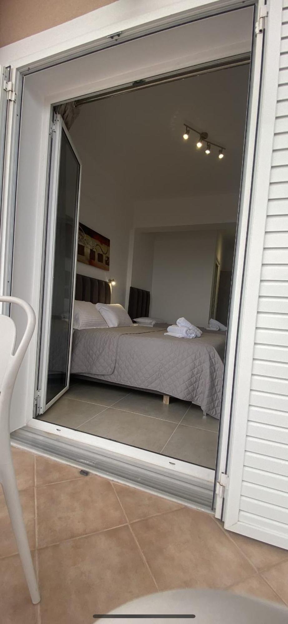 Vangjelis Hotel Химар Екстериор снимка