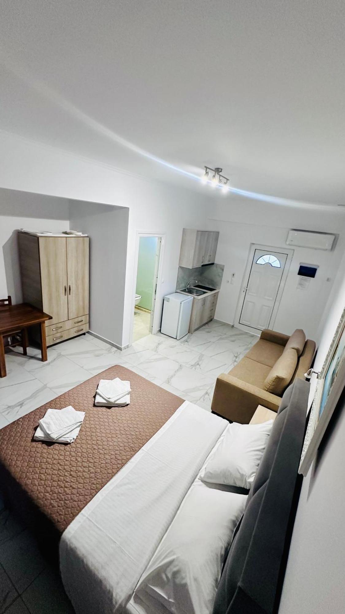 Vangjelis Hotel Химар Екстериор снимка