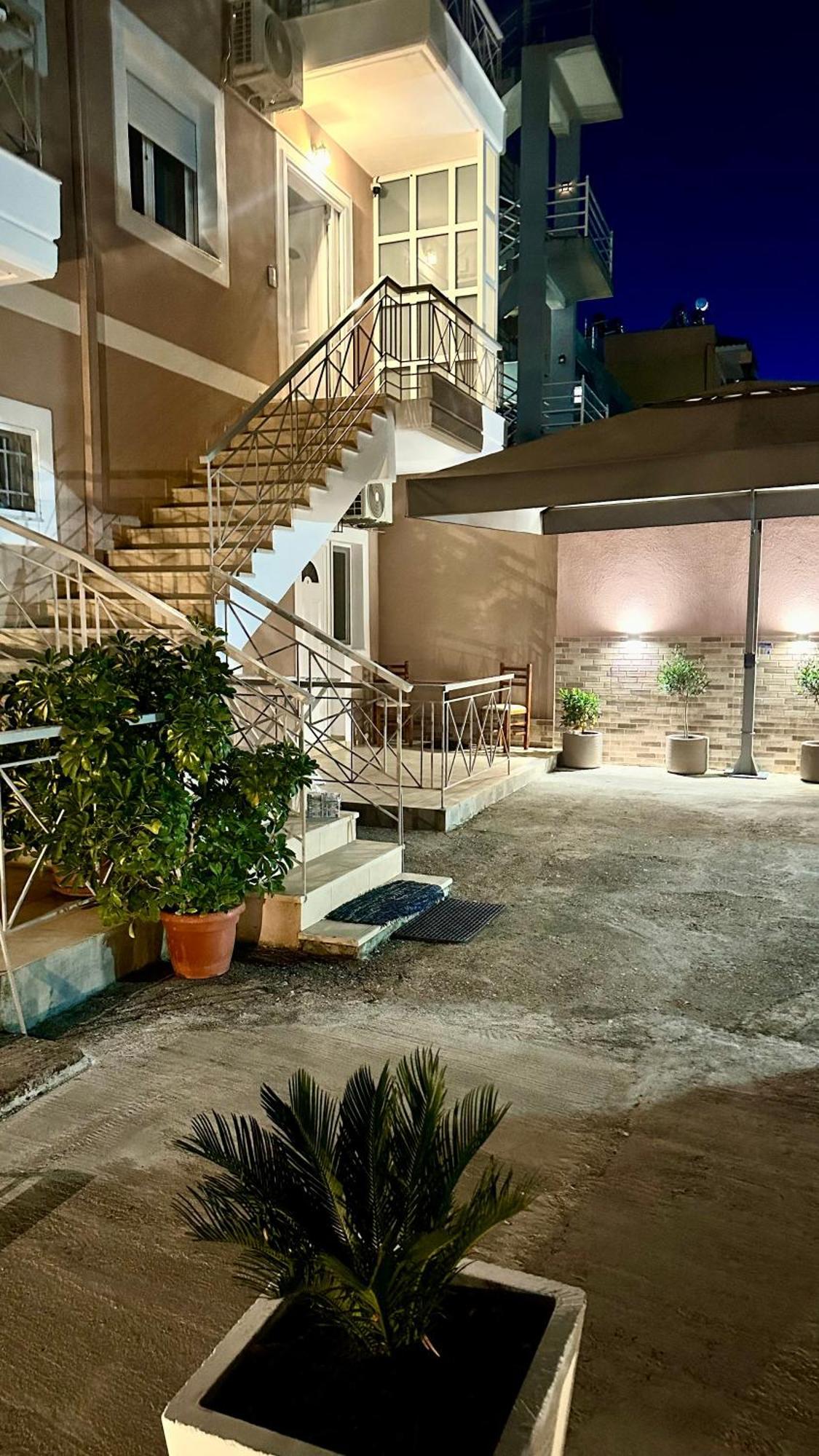 Vangjelis Hotel Химар Екстериор снимка