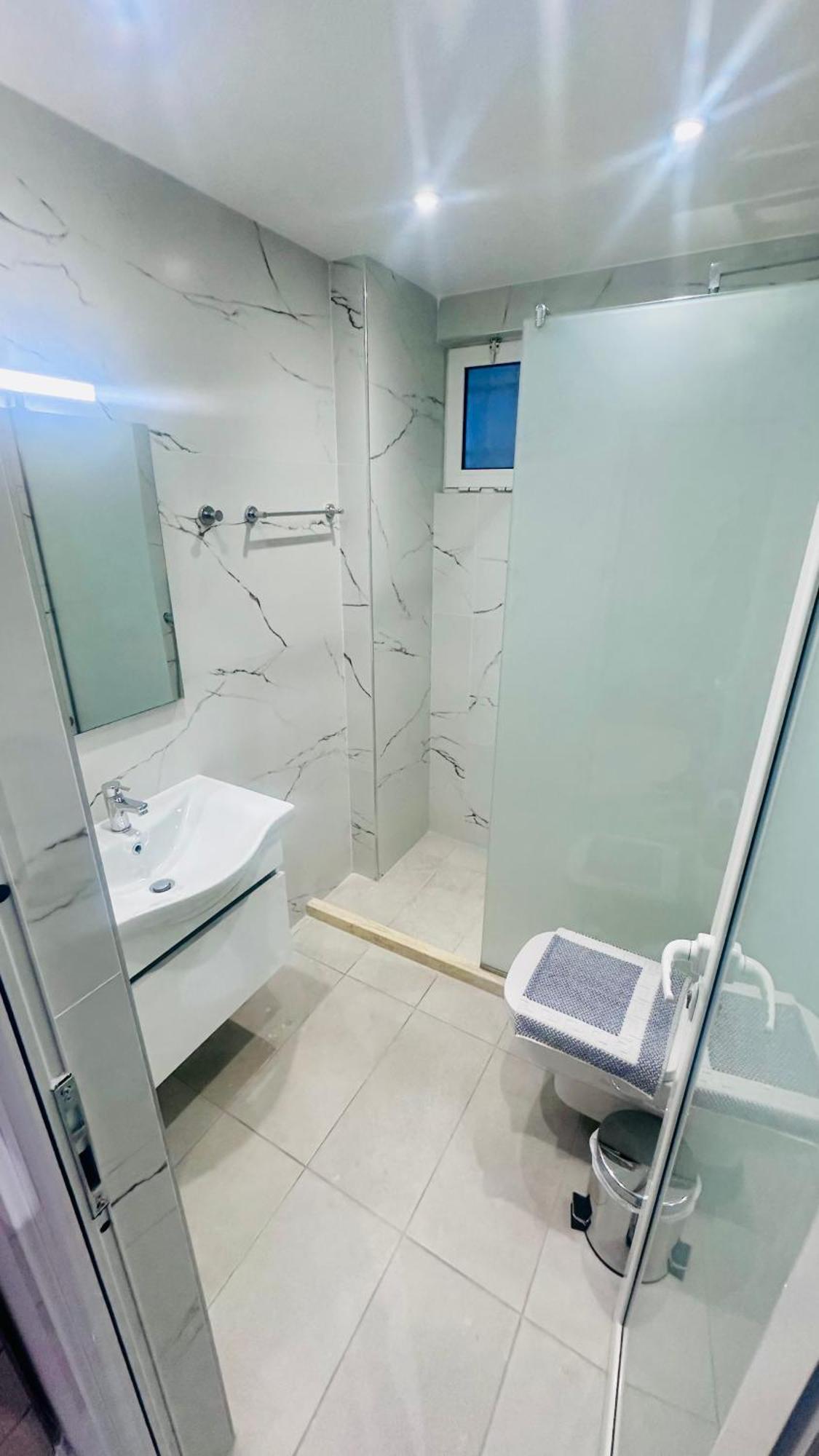 Vangjelis Hotel Химар Екстериор снимка